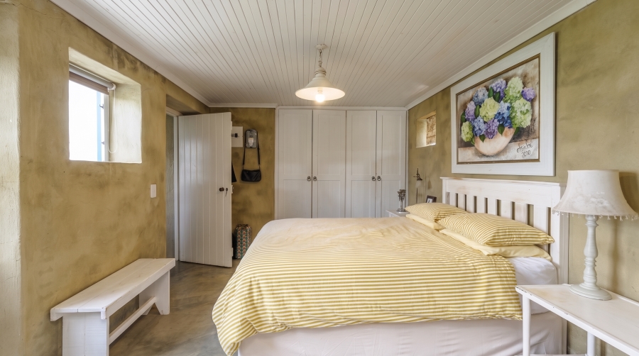 4 Bedroom Property for Sale in Struisbaai Western Cape